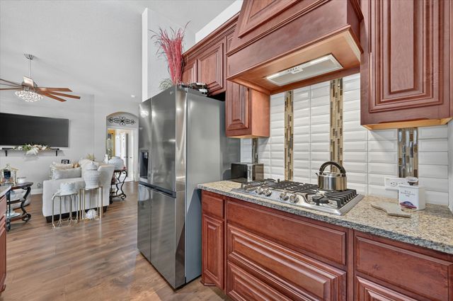 5011 Lake Park Drive, Mansfield, TX 76063