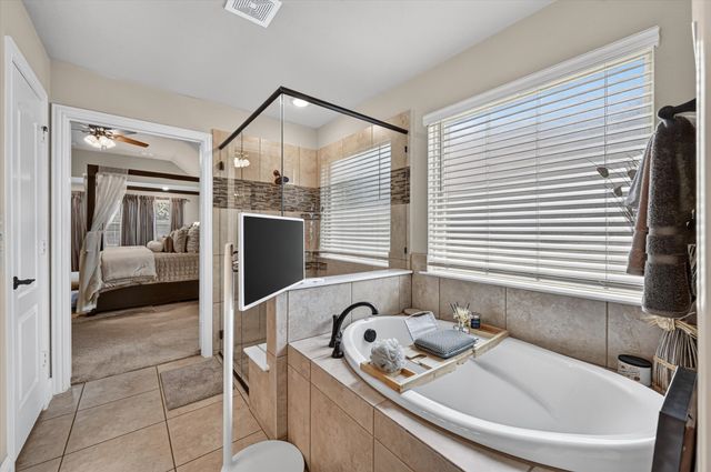 5011 Lake Park Drive, Mansfield, TX 76063
