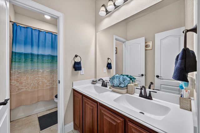 5011 Lake Park Drive, Mansfield, TX 76063