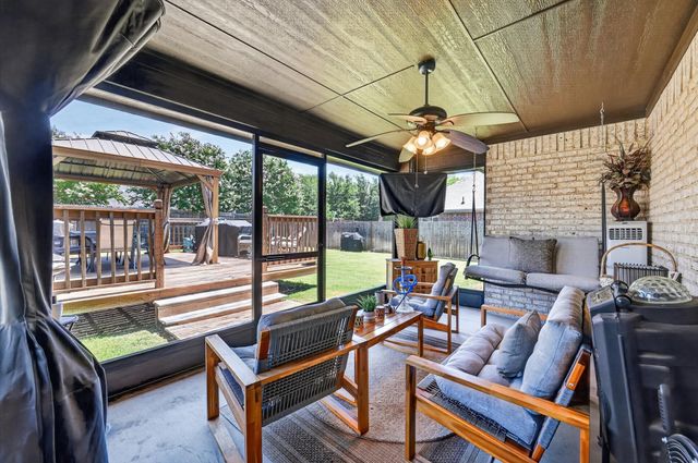 5011 Lake Park Drive, Mansfield, TX 76063