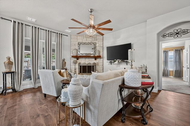 5011 Lake Park Drive, Mansfield, TX 76063