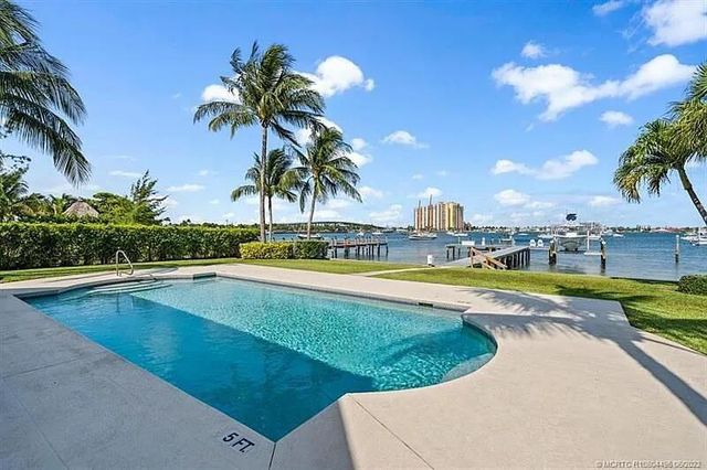 2941 Lake Drive, Singer Island, FL 33404