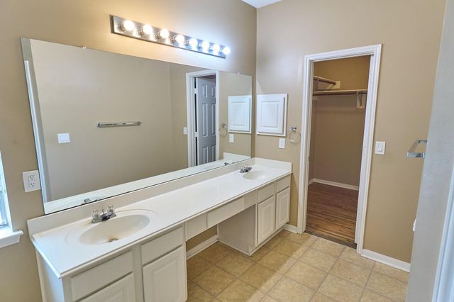 2922 Veva Drive, Pearland, TX 77584