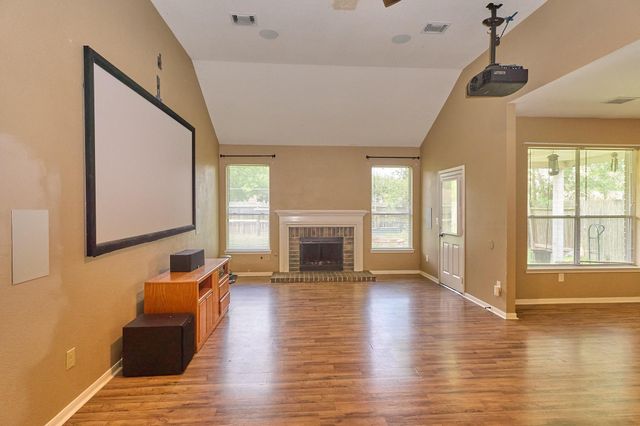 2922 Veva Drive, Pearland, TX 77584