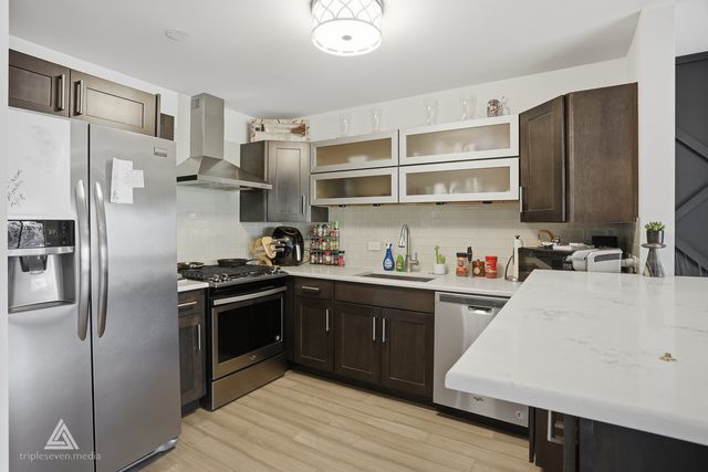 9609 Austin Avenue W3, Oak Lawn, IL 60453