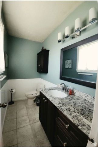 2255 E SUNSET DR, Layton, UT 84040