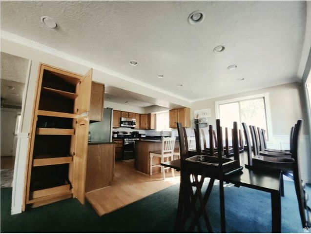 2255 E SUNSET DR, Layton, UT 84040
