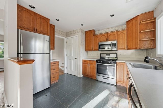111 Deerfield Rd, Wayne Twp., NJ 07470