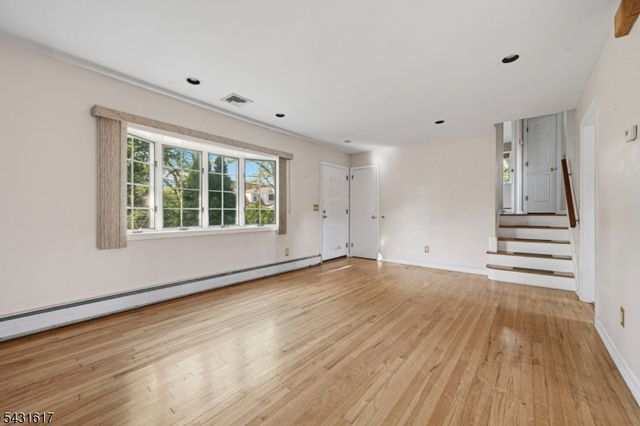 111 Deerfield Rd, Wayne Twp., NJ 07470