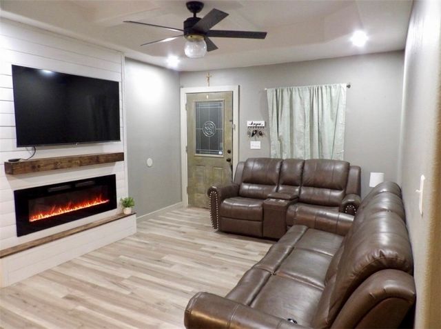 473 E County Road 303, Orange Grove, TX 78372