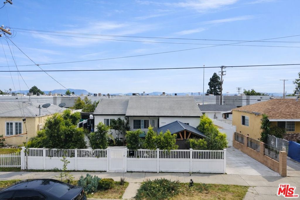 10554 Lanark Street, Los Angeles, CA 91352 — exterior