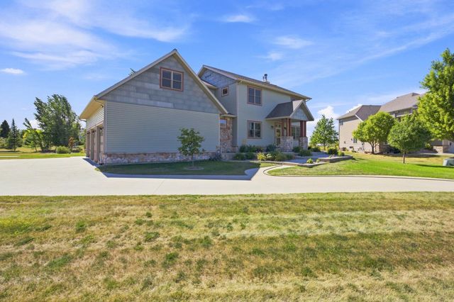 7107 Maple Lane, Horace, ND 58047