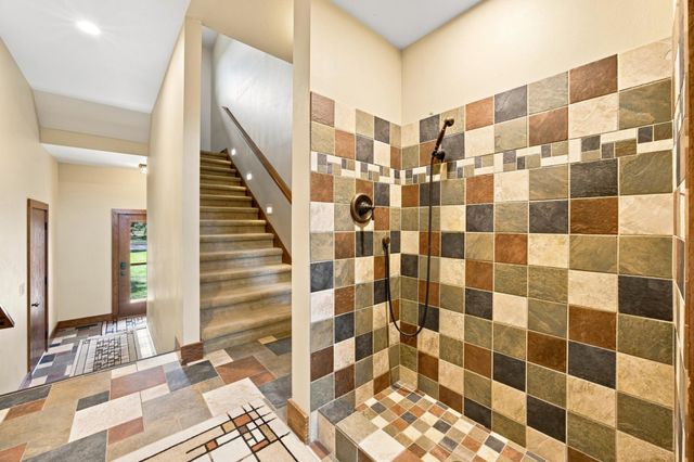 7107 Maple Lane, Horace, ND 58047