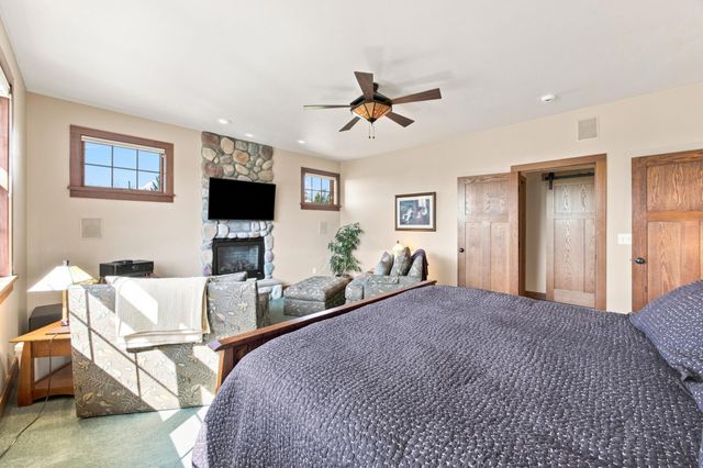 7107 Maple Lane, Horace, ND 58047