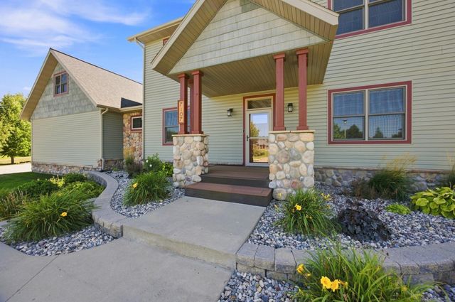7107 Maple Lane, Horace, ND 58047