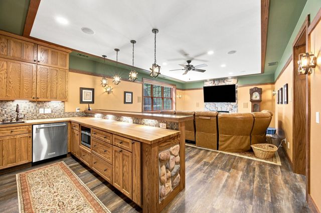 7107 Maple Lane, Horace, ND 58047