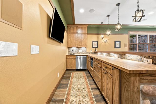 7107 Maple Lane, Horace, ND 58047