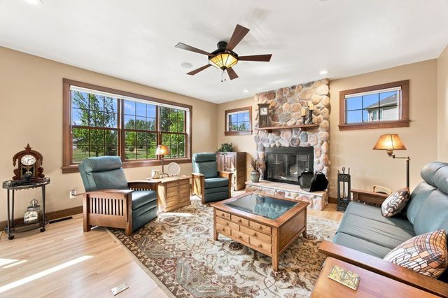 7107 Maple Lane, Horace, ND 58047