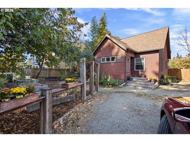 6103 Se CLATSOP St, Portland, OR 97206