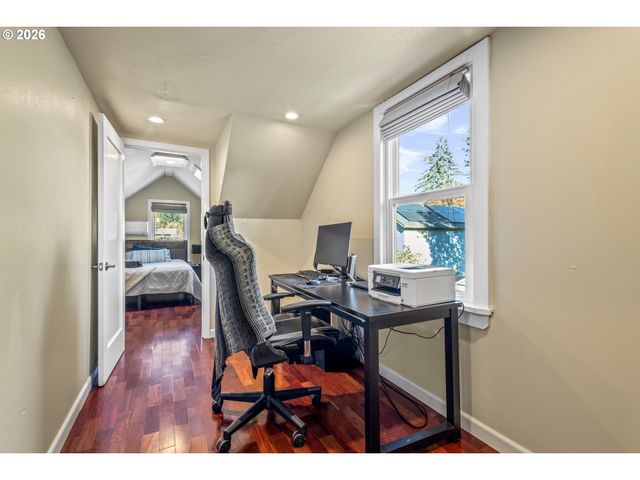 6103 Se CLATSOP St, Portland, OR 97206