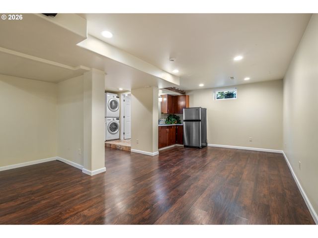 6103 Se CLATSOP St, Portland, OR 97206