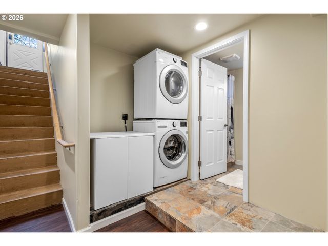 6103 Se CLATSOP St, Portland, OR 97206