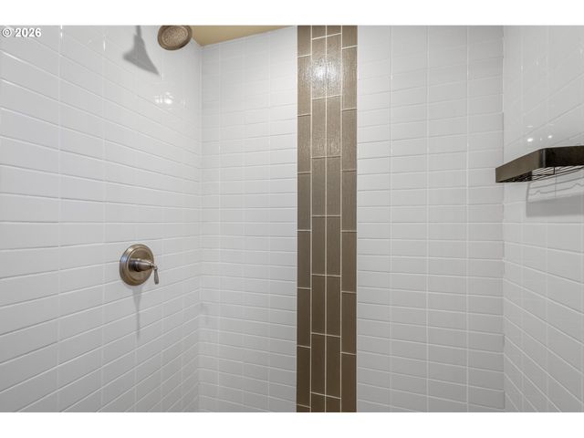 6103 Se CLATSOP St, Portland, OR 97206