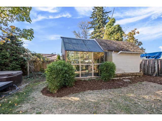 6103 Se CLATSOP St, Portland, OR 97206