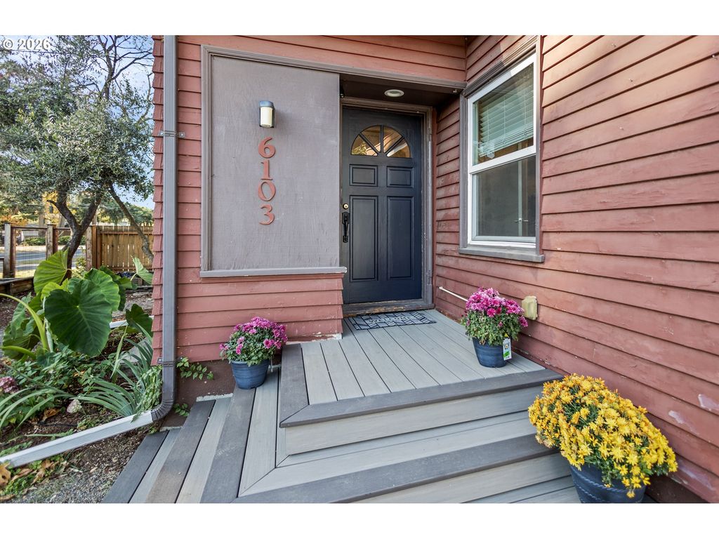 6103 Se CLATSOP St, Portland, OR 97206