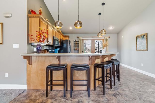 290 Twin Rivers Circle, Bronston, KY 42518