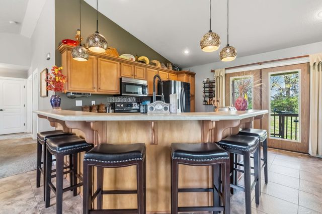 290 Twin Rivers Circle, Bronston, KY 42518