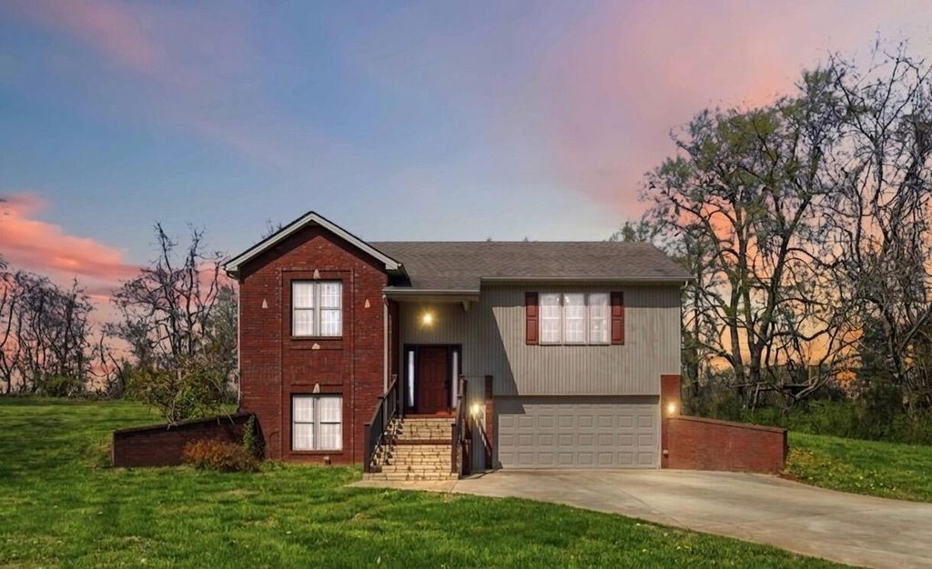 290 Twin Rivers Circle, Bronston, KY 42518