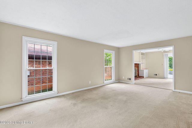 9110 Tiverton Way, Louisville, KY 40242