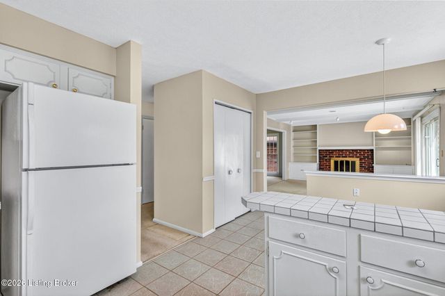 9110 Tiverton Way, Louisville, KY 40242