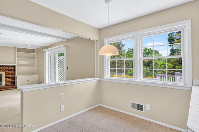 9110 Tiverton Way, Louisville, KY 40242