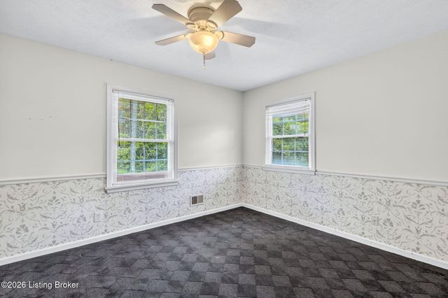 9110 Tiverton Way, Louisville, KY 40242