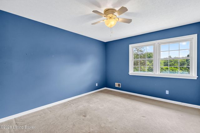 9110 Tiverton Way, Louisville, KY 40242
