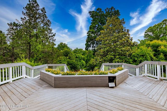 9110 Tiverton Way, Louisville, KY 40242