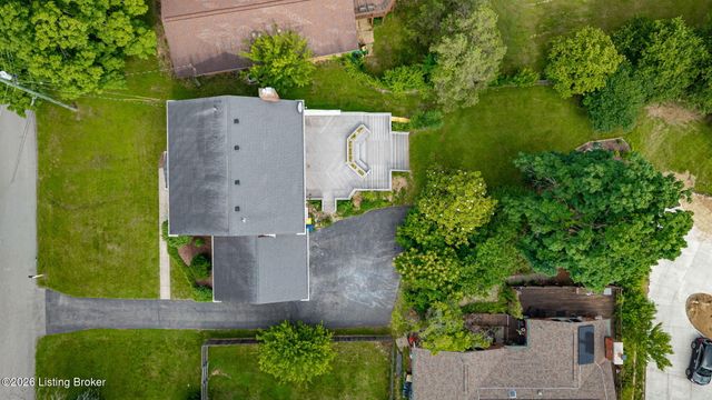 9110 Tiverton Way, Louisville, KY 40242