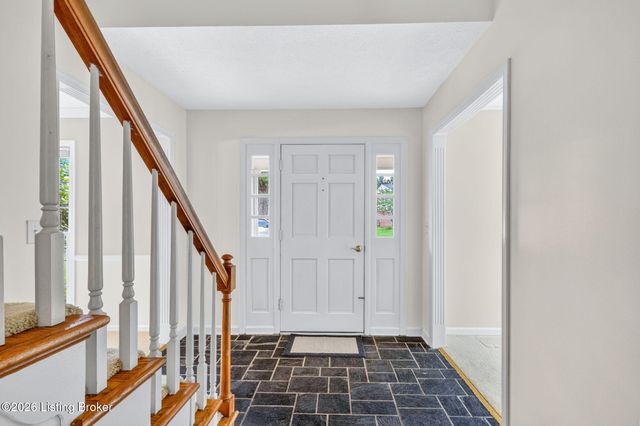 9110 Tiverton Way, Louisville, KY 40242