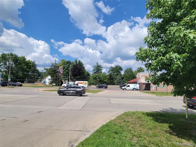 4650 S Beech Daly Street, Dearborn Heights, MI 48125