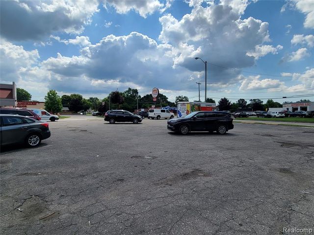 4650 S Beech Daly Street, Dearborn Heights, MI 48125