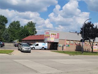 4650 S Beech Daly Street, Dearborn Heights, MI 48125