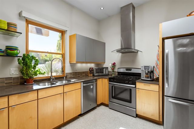 927 Alto Street B, Santa Fe, NM 87501