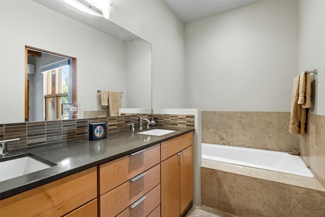 927 Alto Street B, Santa Fe, NM 87501