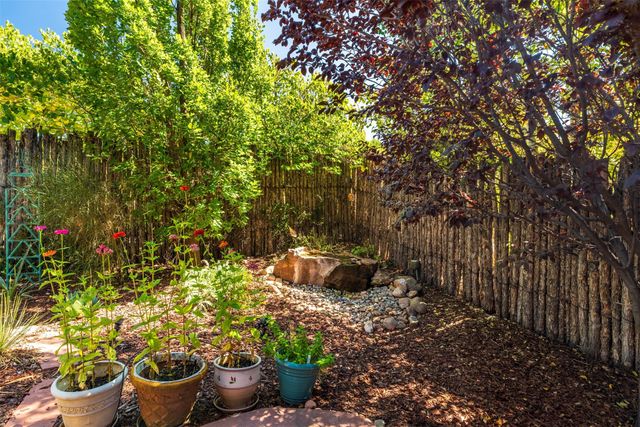 927 Alto Street B, Santa Fe, NM 87501