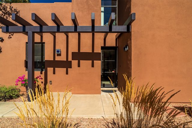 927 Alto Street B, Santa Fe, NM 87501