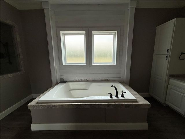 43289 Garretts Lake Road, Shawnee, OK 74804