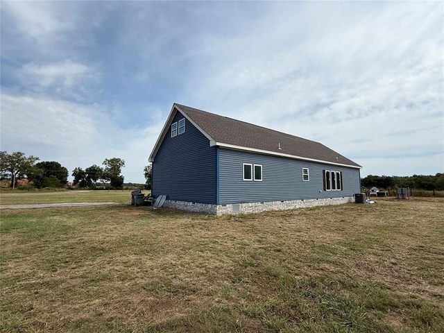 43289 Garretts Lake Road, Shawnee, OK 74804