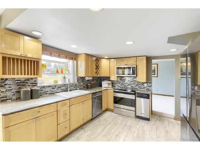 6816 Hillpark Ave, Parker, CO 80134